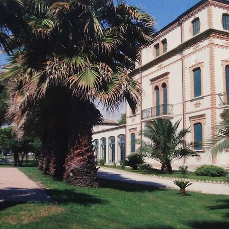 Villa Montanari Rosati Порто-Сан-Джорджо Экстерьер фото